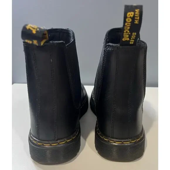 EUC Dr. Martens Dorian Chelsea Boots - Women's Size 7 (Men’s size 6) - Picture 4 of 9